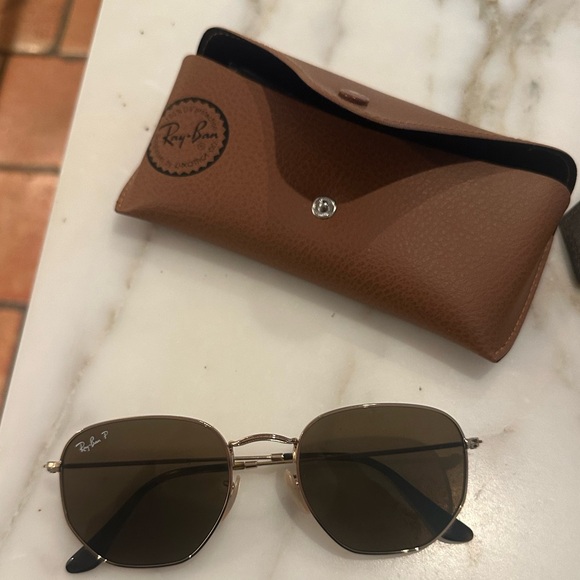 Hexagonal flat lenses Raybands - Picture 1 of 6